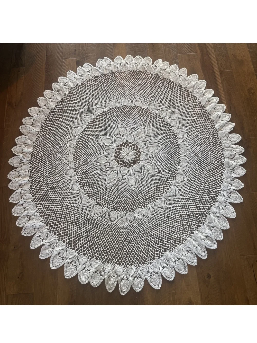 Handmade 60” White Floral Design Round Crochet Table Cloth Centerpiece VGC